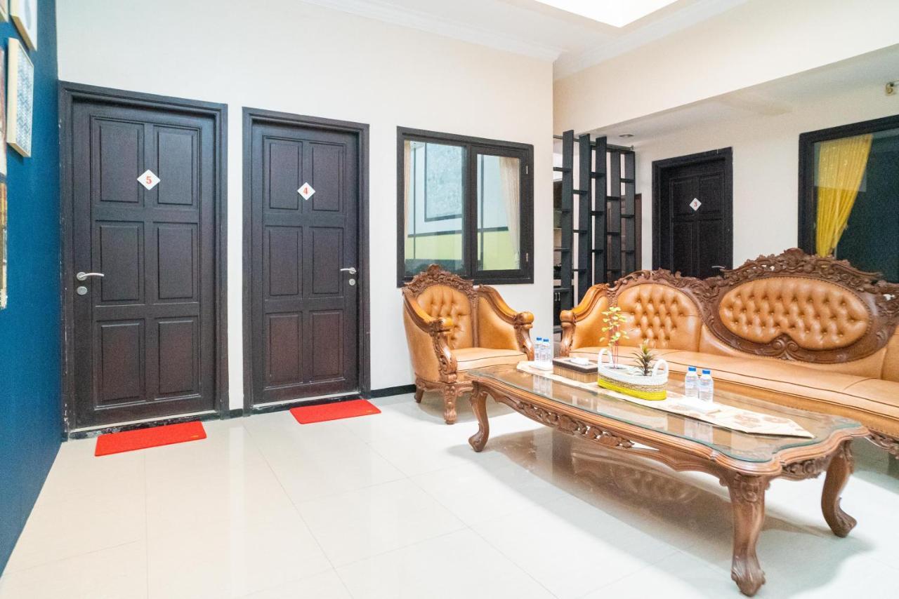 Reddoorz Syariah Near Marvel City Mall 2 Surabaya Buitenkant foto