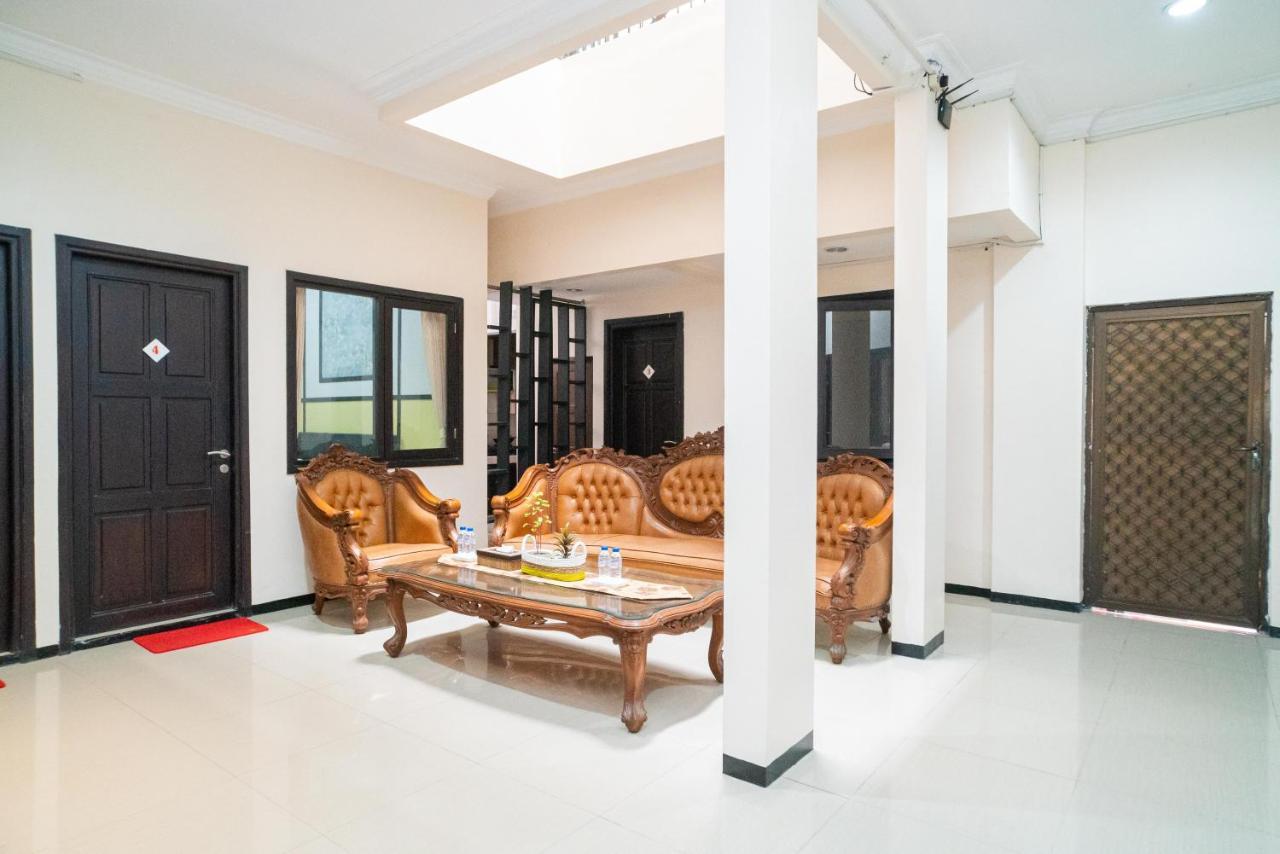 Reddoorz Syariah Near Marvel City Mall 2 Surabaya Buitenkant foto